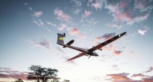 Airbus impressionne en redéfinissant le concept de guerre aérienne à jamais avec ce vol en essaim de drones hétérogènes à l'aide de Quantum System