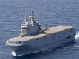 Toutes les armées du monde jalousent le fleuron de la Marine français qui n'est pas son porte-avions mais ce porte-hélicoptères unique : le Mistral