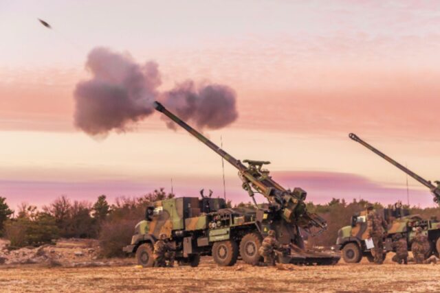 Ce pays en face de la Russie commence un réarmement spectaculaire aidé par la France qui vient de lui livrer le meilleur des canons du monde