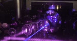 L'armée chinoise surpasse DEJA le récent exploit des Britanniques avec la plus précise des horloges atomiques pour des opérations militaires méticuleuses